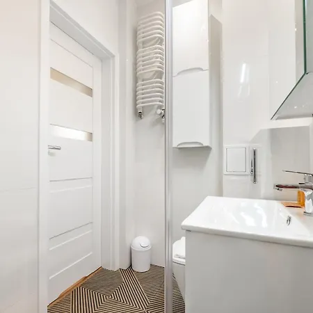 Ochota Sunny Apartment Warsaw Exterior photo